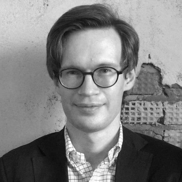 Артем Дежурко, историк дизайна, PhD, член Экспертного совета по дизайну ВМДИ, доцент Школы дизайна НИУ ВШЭ