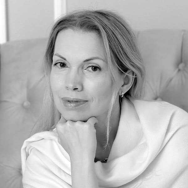 Глория Крюнер, сертифицированный специалист по хоумстейджингу, основательница первой международной русскоязычной онлайн-школы хоумстейджинга и редизайна