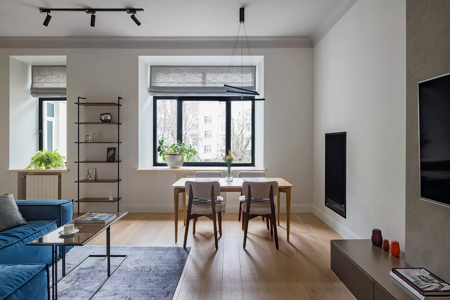 Расслабляющий интерьер квартиры с проходной кухней — проект I+E Spaces Studio