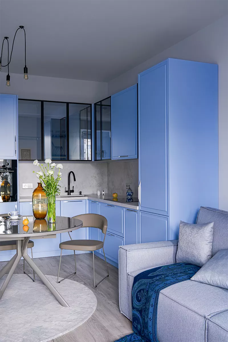 Колоритный интерьер квартиры для молодой девушки — проект Натальи Ливады и Ирины Черкашиной