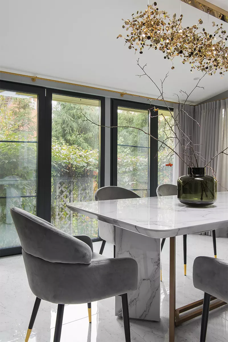 Разнообразие фактур в интерьере трехэтажного таунхауса в Одинцово — проект Натальи Чусовой и Марии Вакар