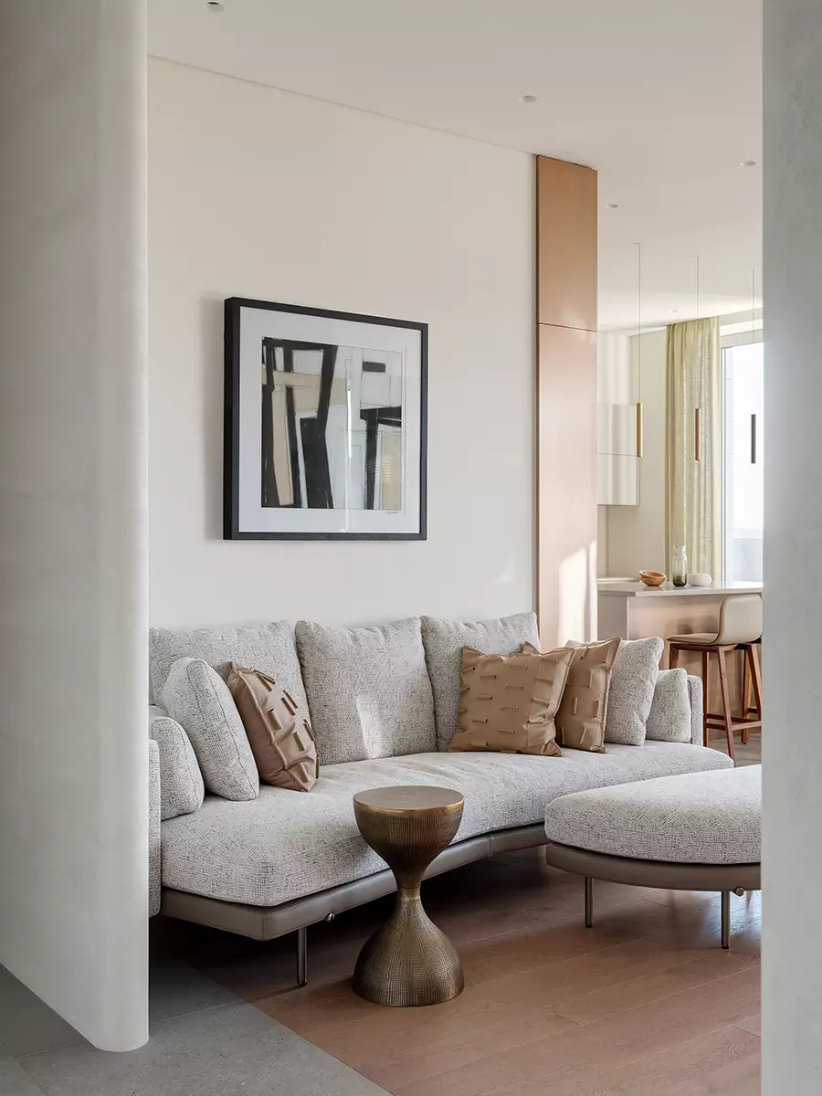 Гармоничный микс натуральных фактур в интерьере семейной квартиры — проект студии Goodone design