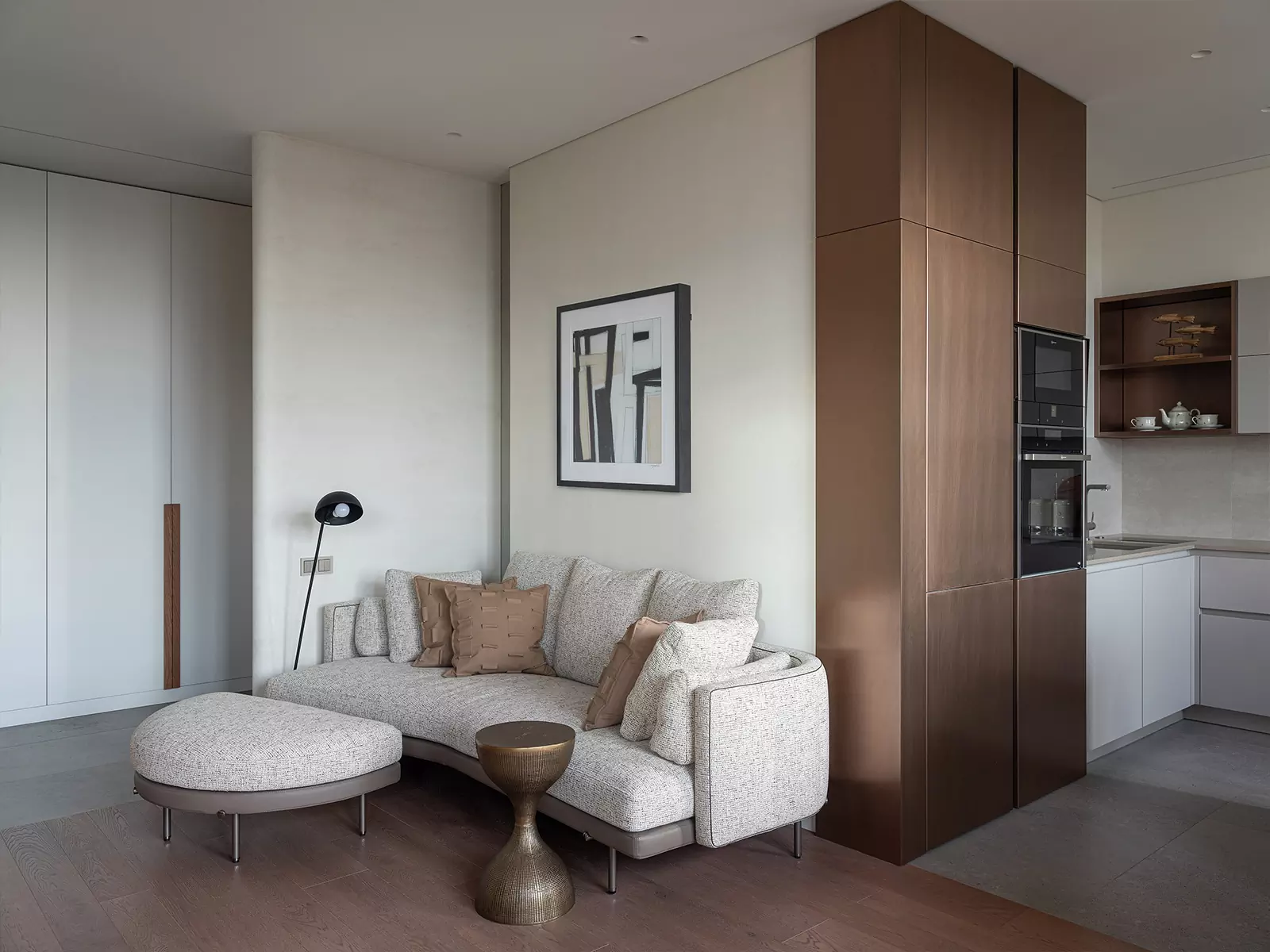 Гармоничный микс натуральных фактур в интерьере семейной квартиры — проект студии Goodone design