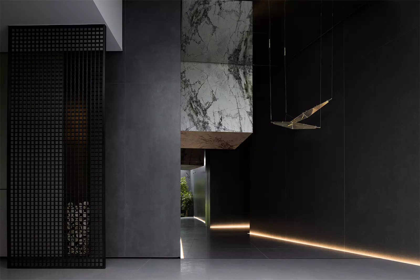 Ломаные линии и сложная геометрия в интерьере выставочного зала в Китае — проект Topway Space Design