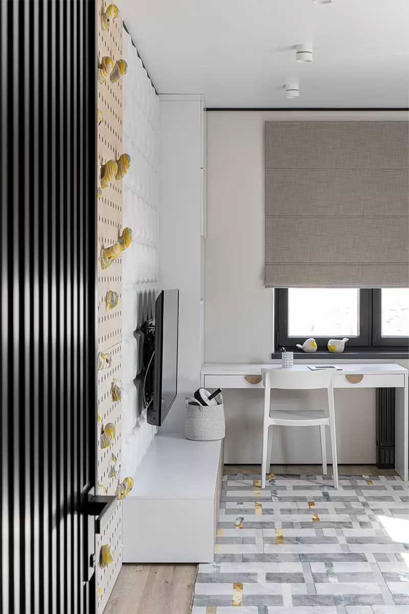 Интерьер семейной квартиры с акцентной покраской стен — проект Юлии Лезовой