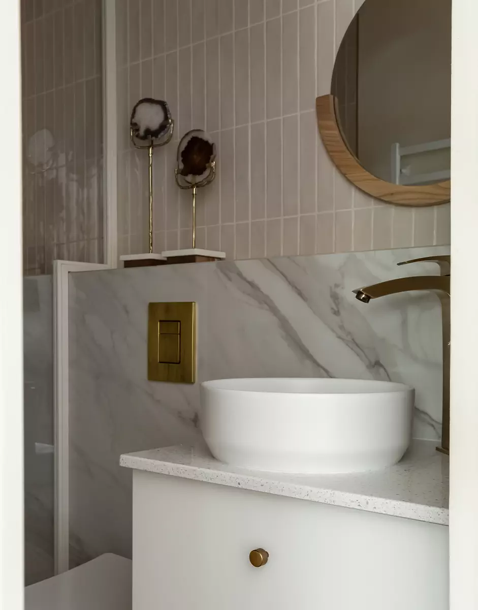 Лаконичный интерьер небольших апартаментов под сдачу в аренду — проект Альбины Кречетовой