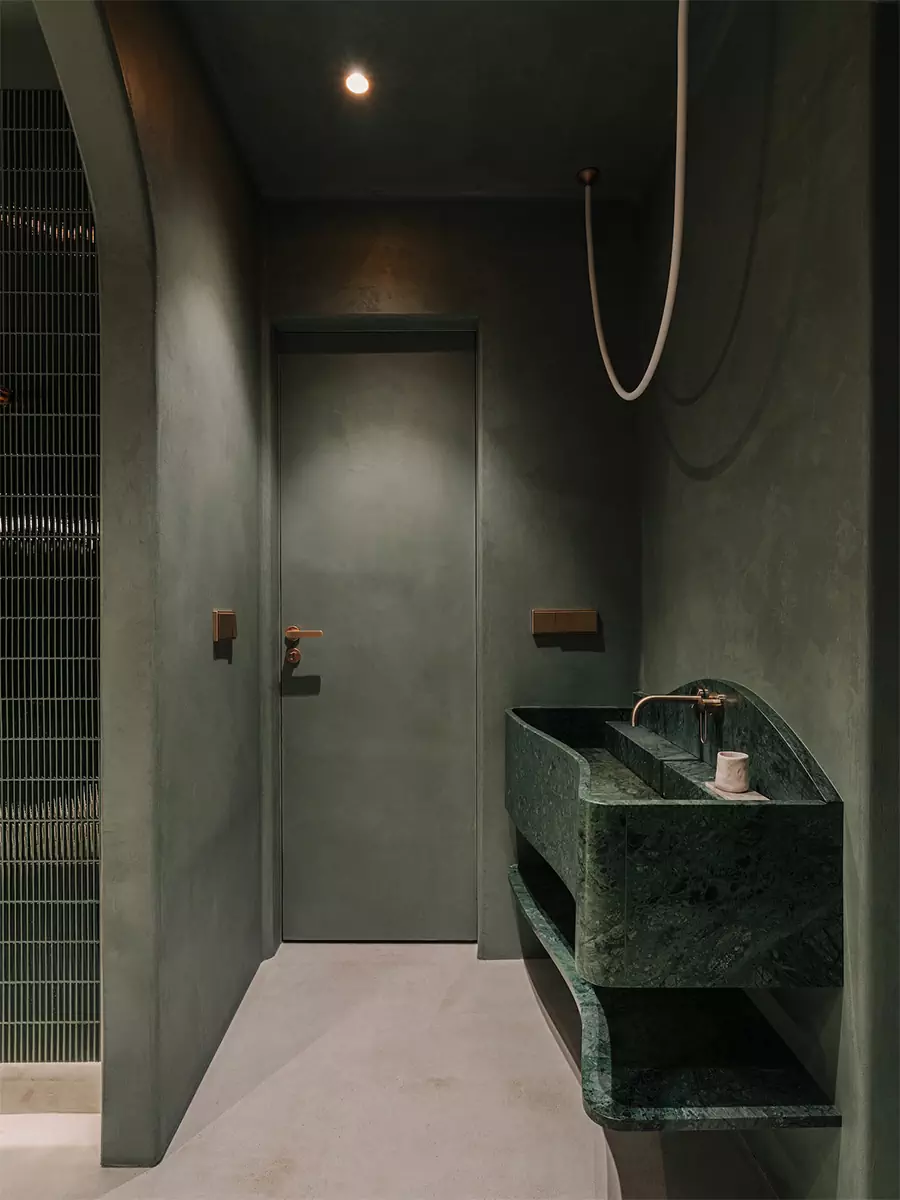 Интерьер дома в польском лесу, наполненный культовыми предметами дизайна — проект dobrowolska.studio & Coucou Interiors