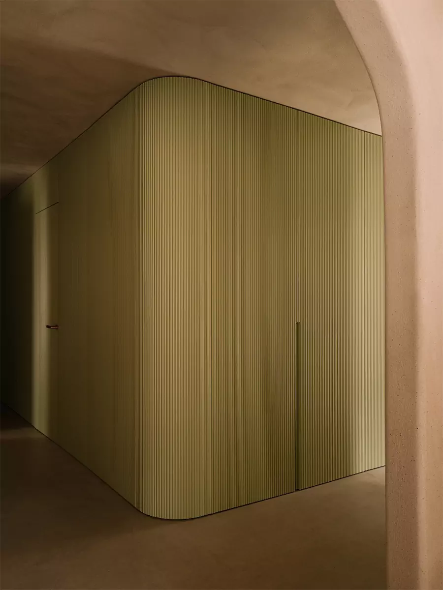 Интерьер дома в польском лесу, наполненный культовыми предметами дизайна — проект dobrowolska.studio & Coucou Interiors