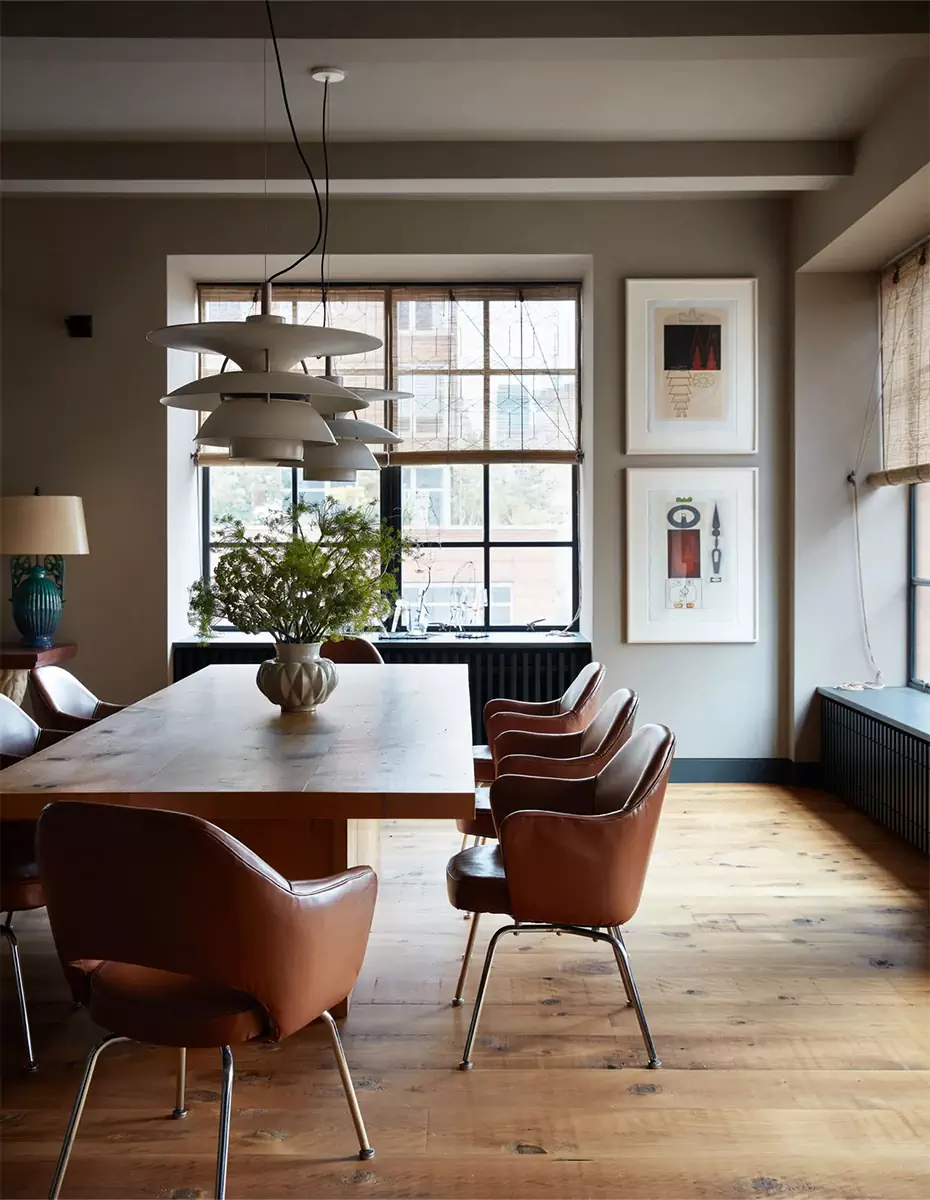 Эклектичный интерьер лофта, наполненный искусством и арт-объектами – проект Райана Лоусона