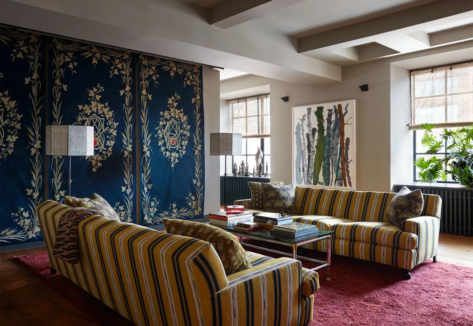 Эклектичный интерьер лофта, наполненный искусством и арт-объектами – проект Райана Лоусона