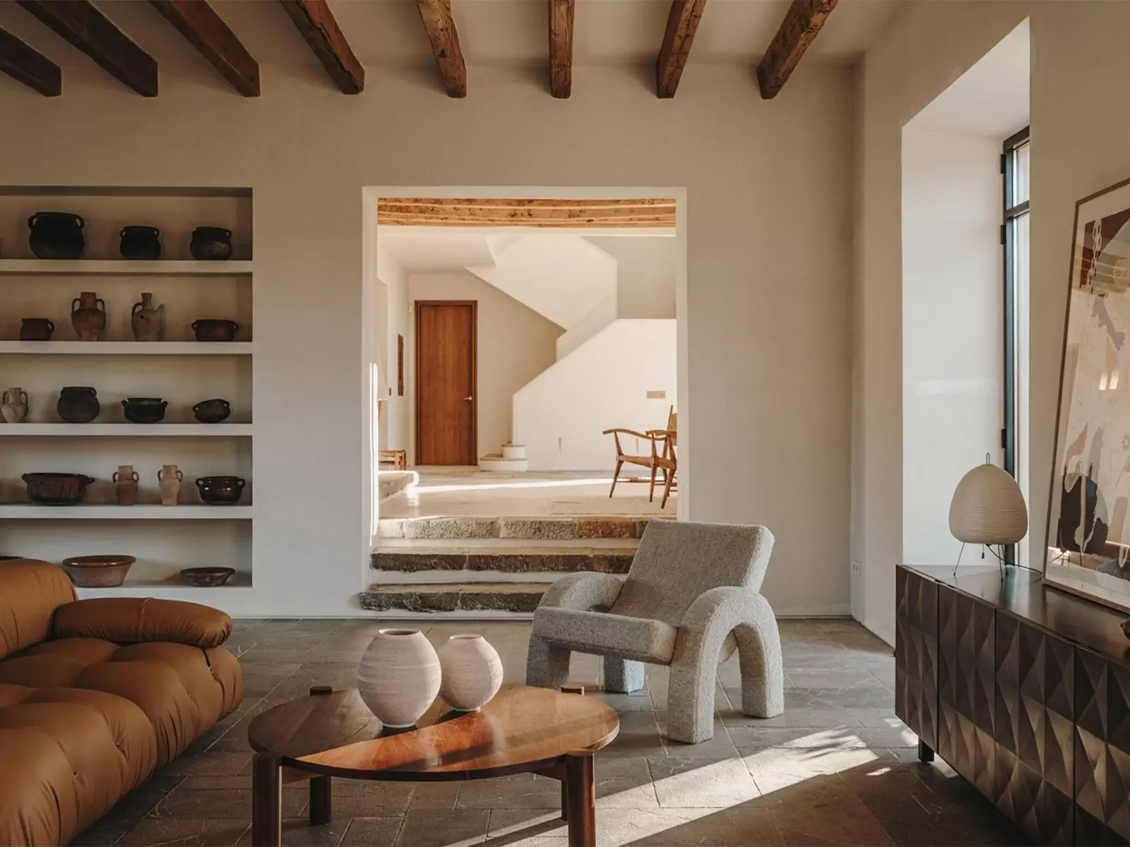 Баланс исторического наследия и современности в интерьере старинной усадьбы на Майорке – проект Фелиу Руллана и Виктории Видаль