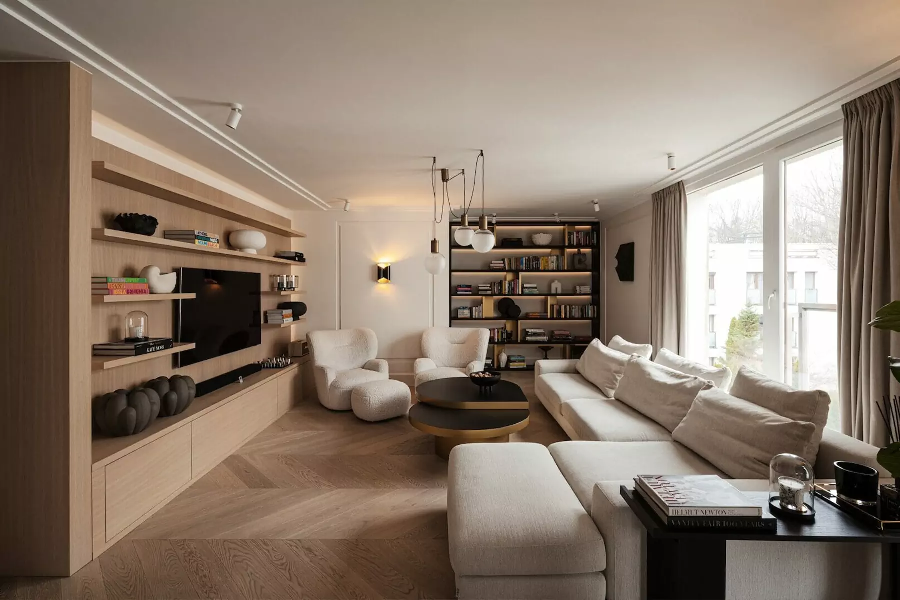 Лаконичные цвета и благородные фактуры в интерьере квартиры в историческом доходном доме — проект Paulina Dziedzic Studio