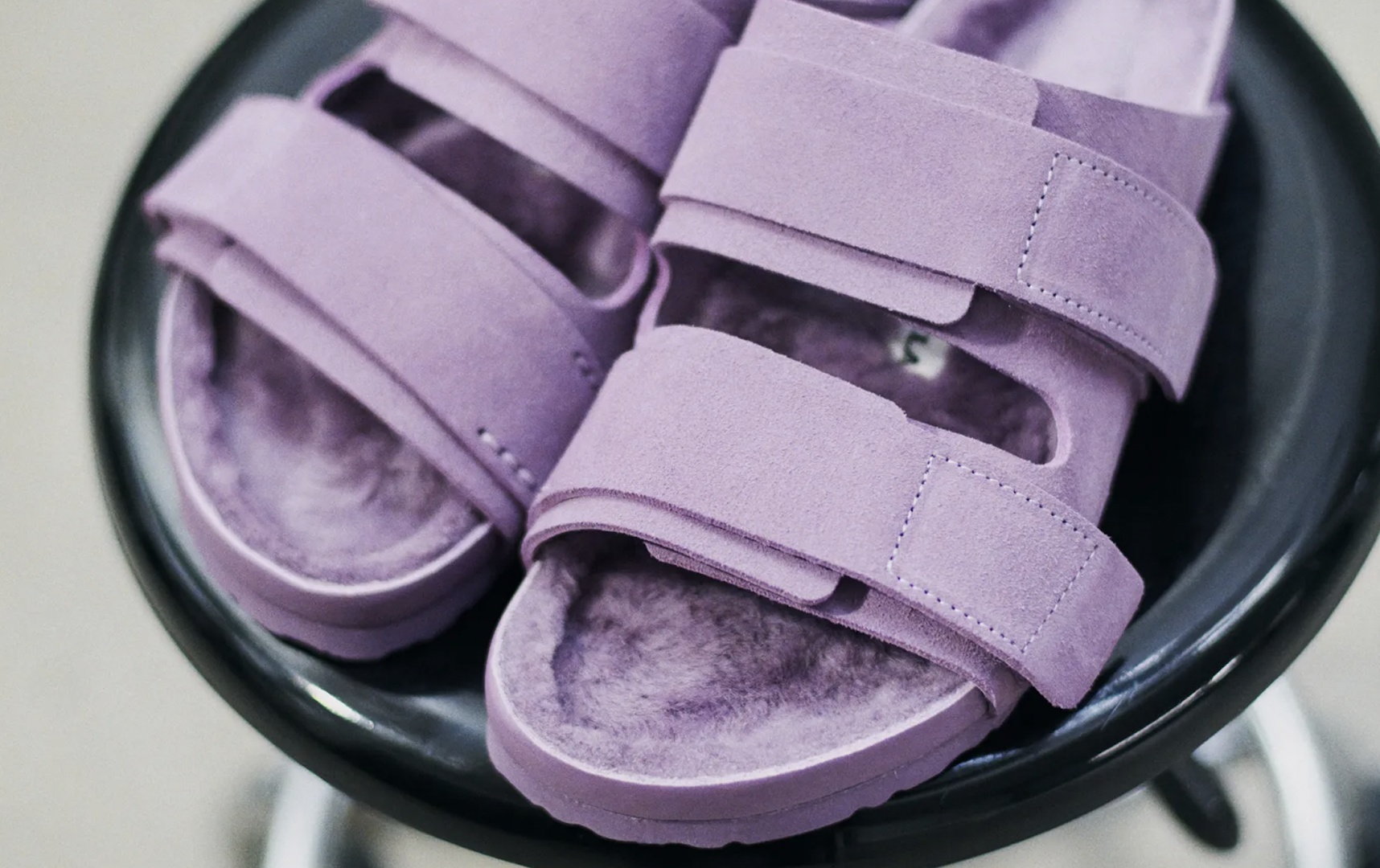 Birkenstock и Tekla представили совместную домашнюю коллекцию