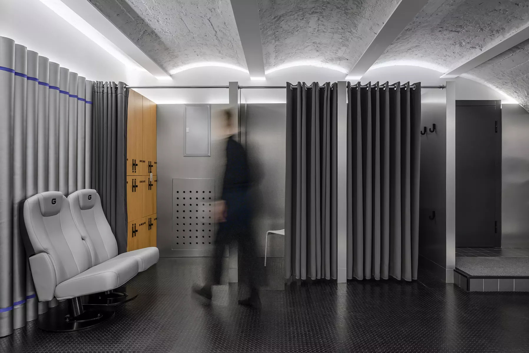 Футуристичный интерьер детского реабилитационного центра в Москве — проект студии KIDZ