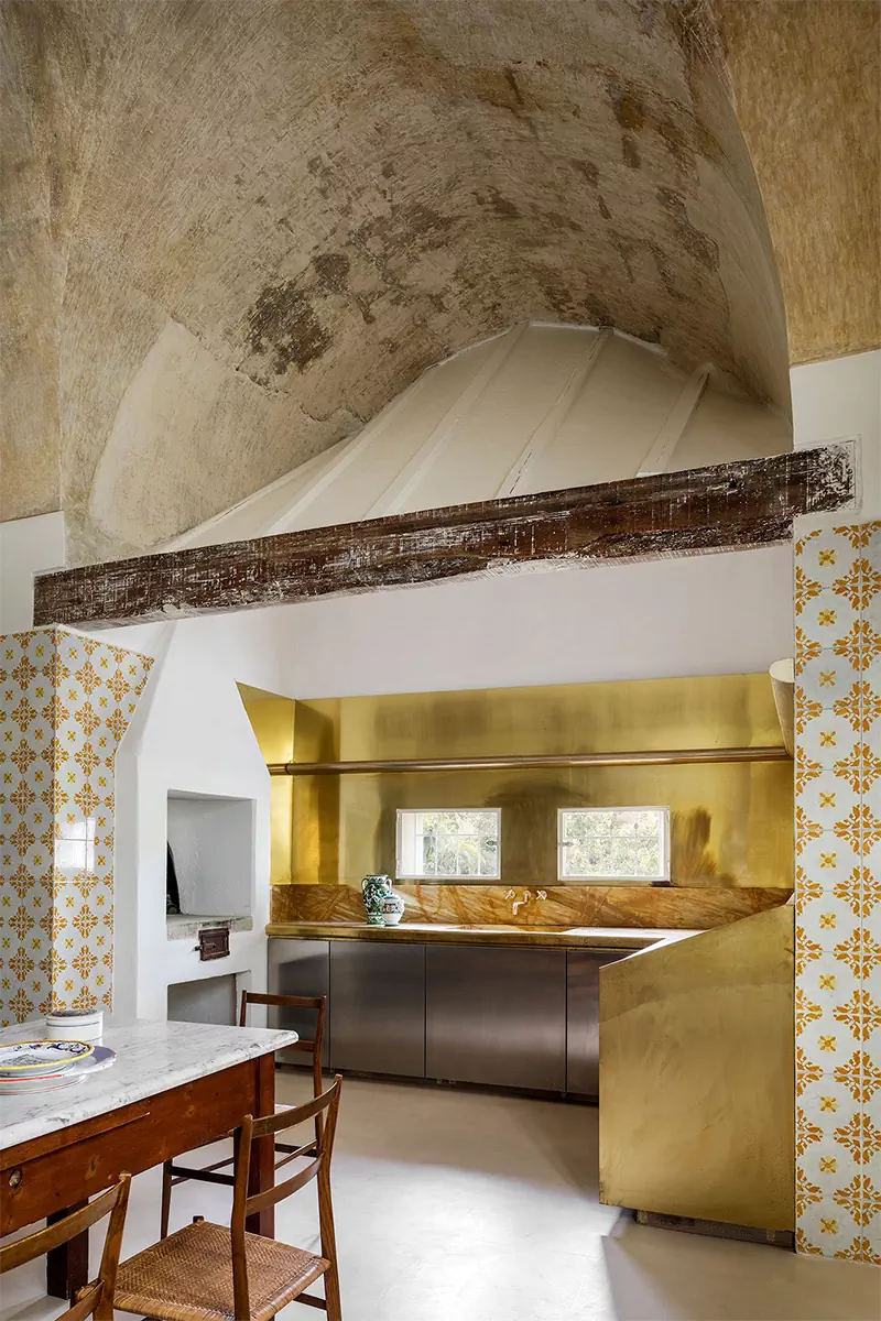 Сюрреалистичный интерьер бутик-отеля в королевском палаццо XIV века — проект Анны-Марии Энсельми