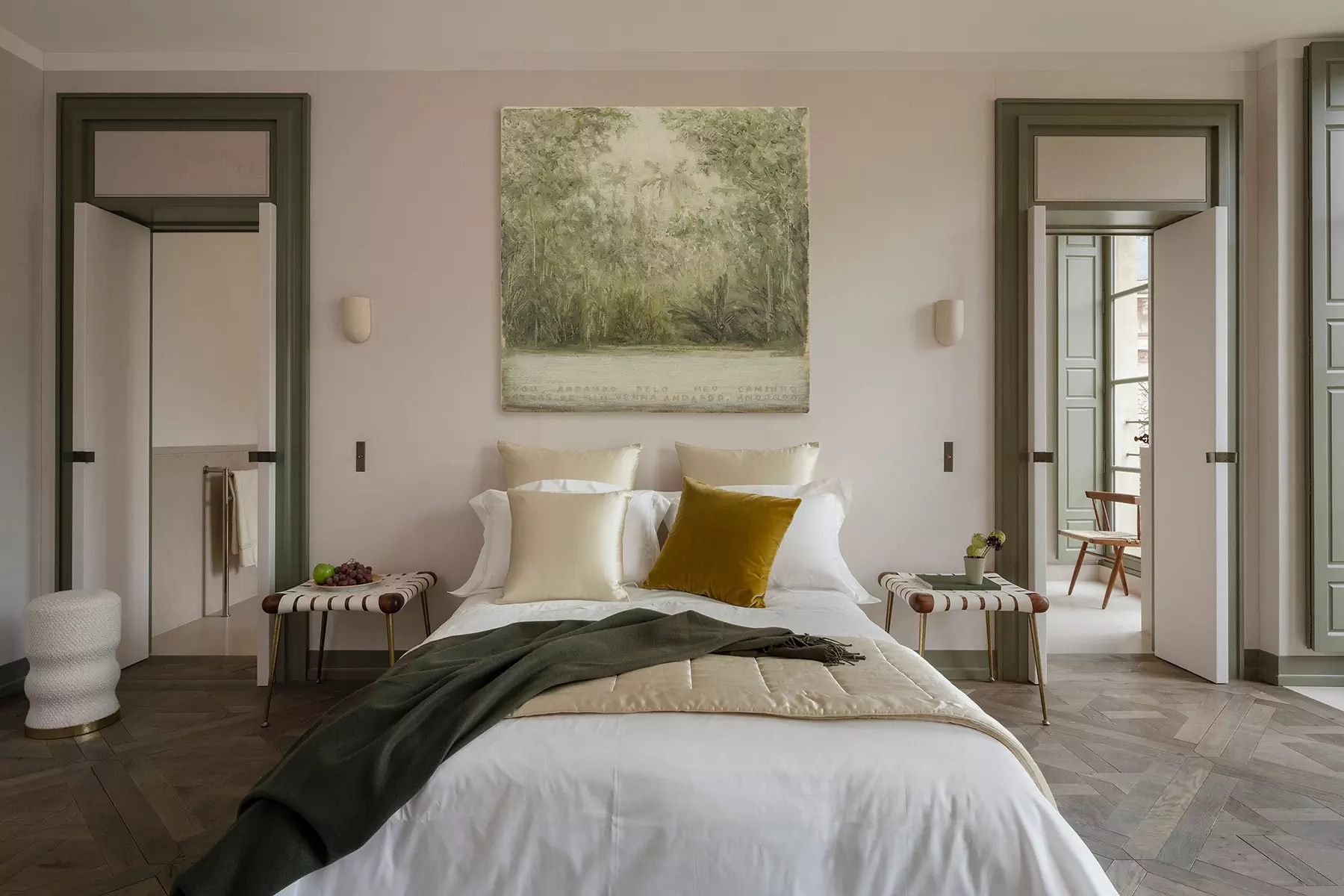 Чарующий микс природных оттенков в интерьере парижской квартиры – проект студии AFTER BACH