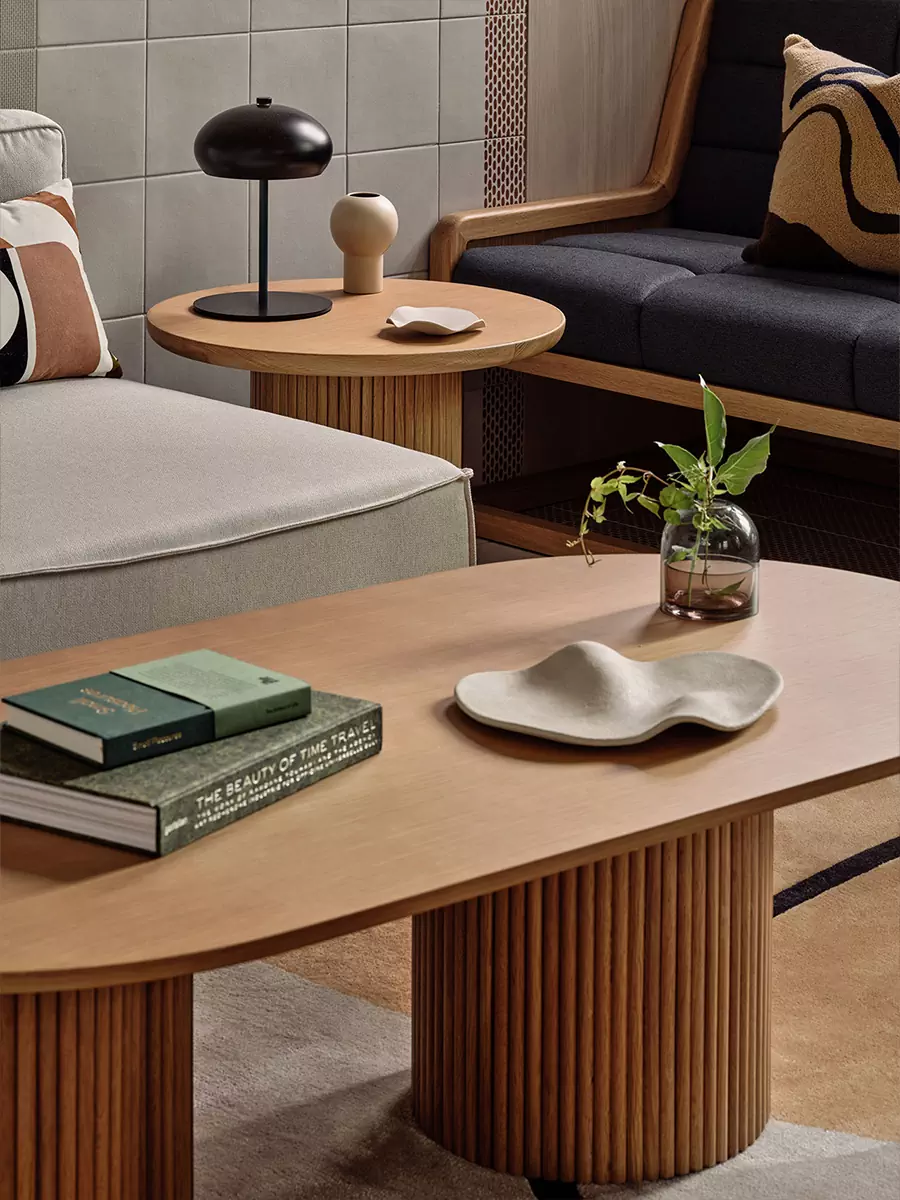 Демократичные материалы в интерьере молодежного гостевого дома в Гонконге — проект студии Linehouse Design