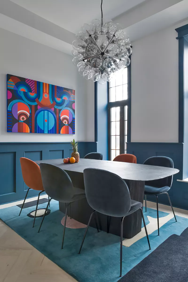 Дух истории и культовые предметы дизайна в интерьере старинного таунхауса — проект Olbos Studio