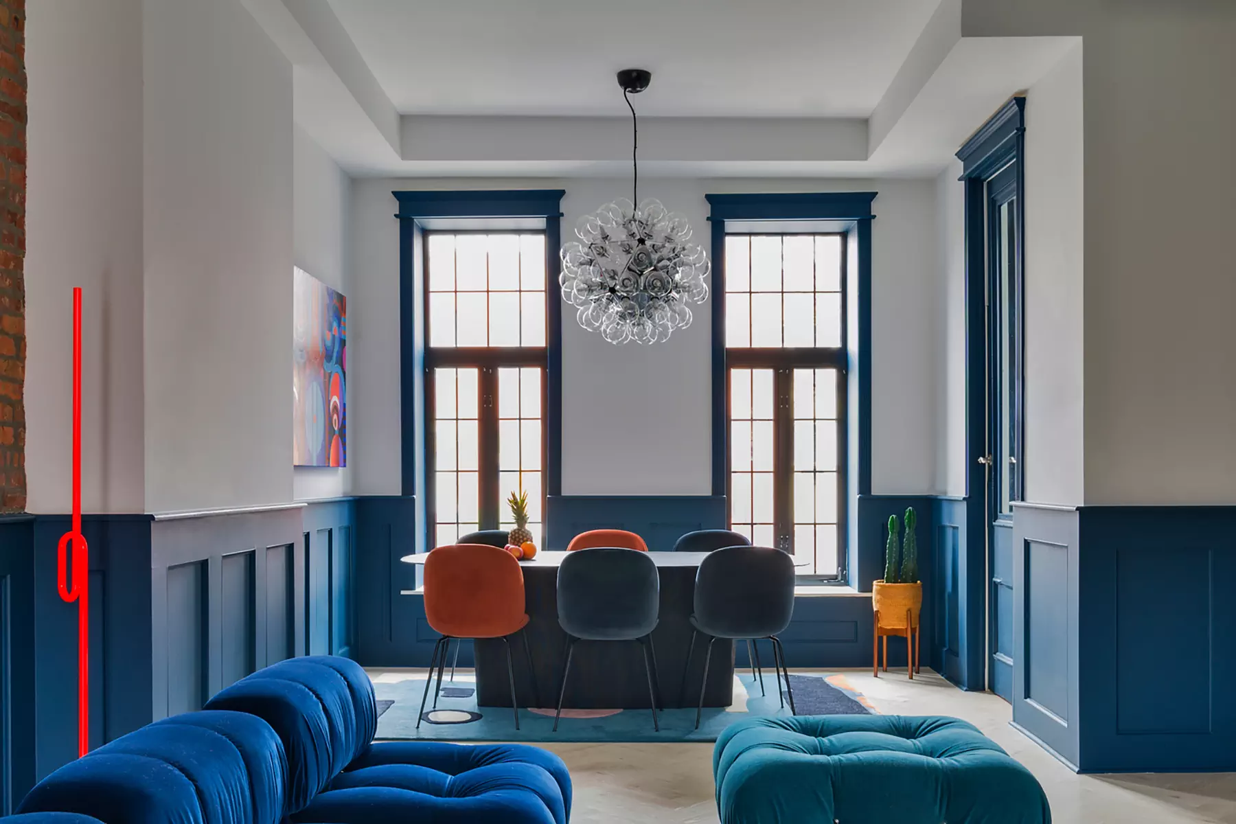 Дух истории и культовые предметы дизайна в интерьере старинного таунхауса — проект Olbos Studio