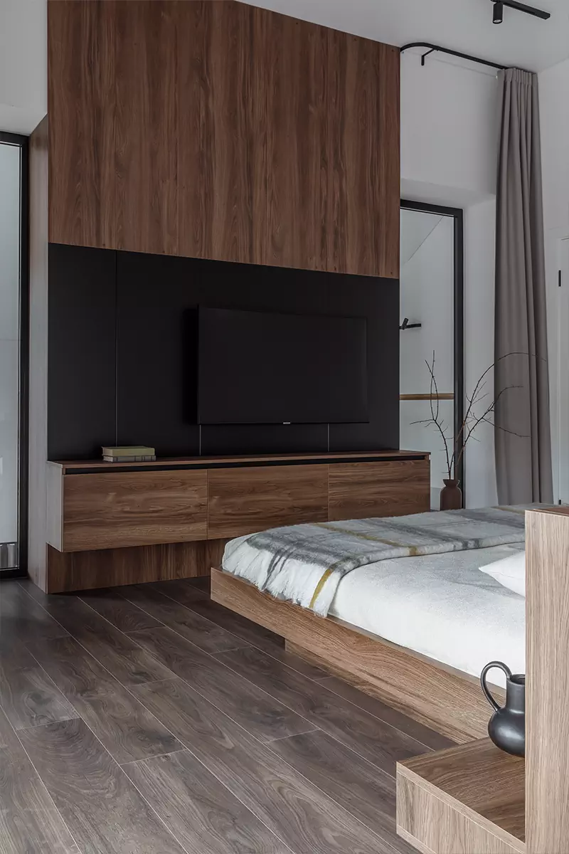 Лаконичный интерьер коттеджа с панорамными окнами и вторым светом — проект Анны и Максима Илющенко