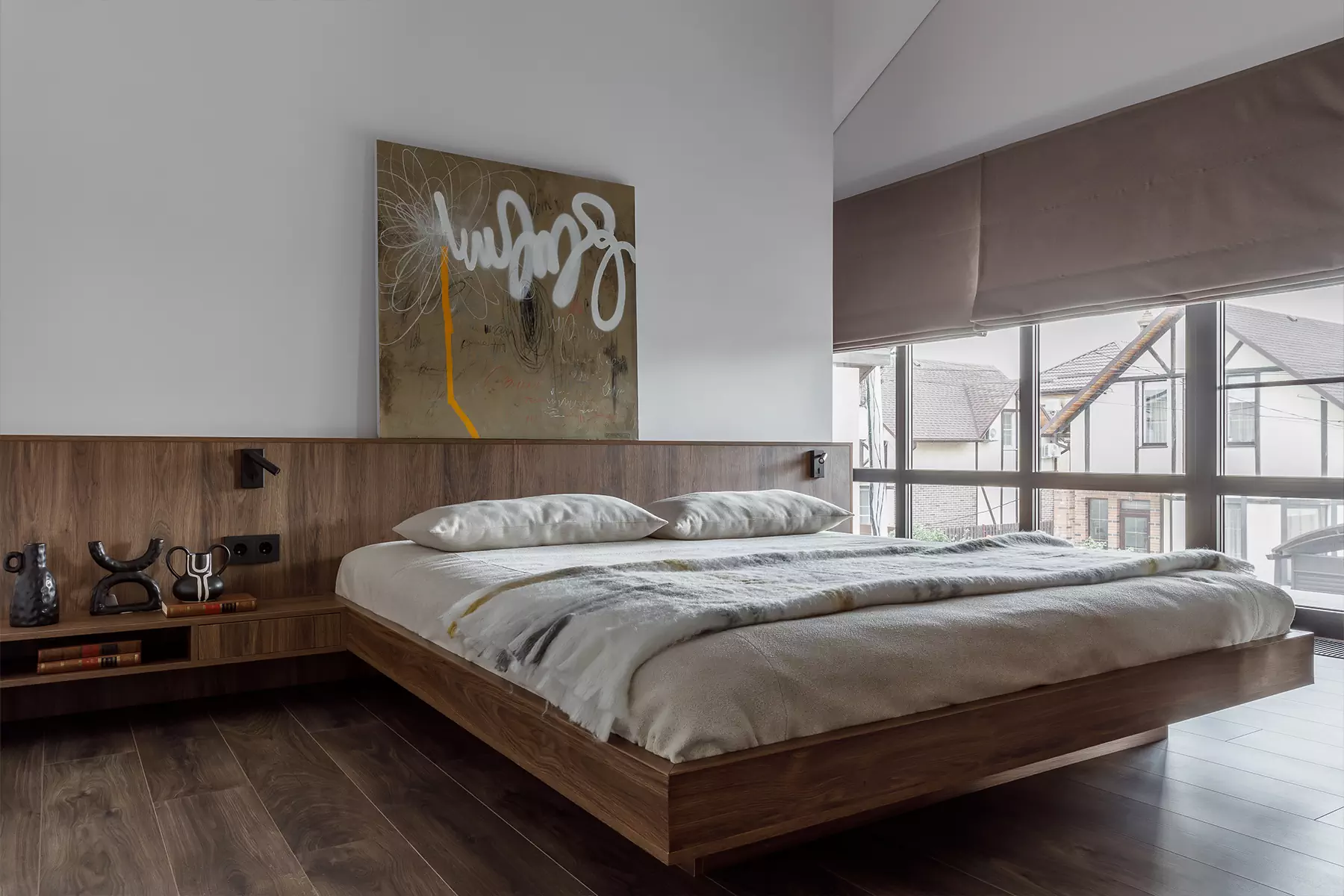 Лаконичный интерьер коттеджа с панорамными окнами и вторым светом — проект Анны и Максима Илющенко