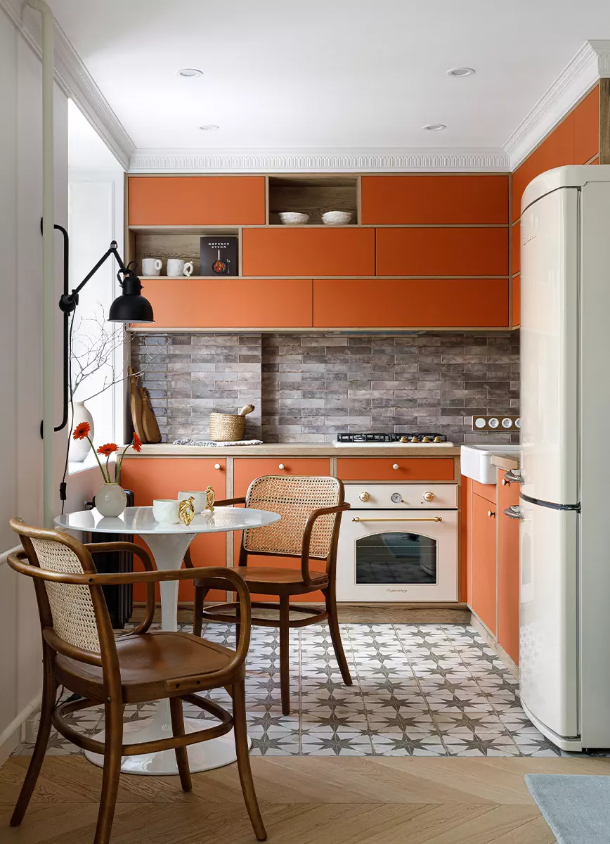 Яркие краски в элегантном интерьере квартиры для взрослой женщины — проект студии GuDesign