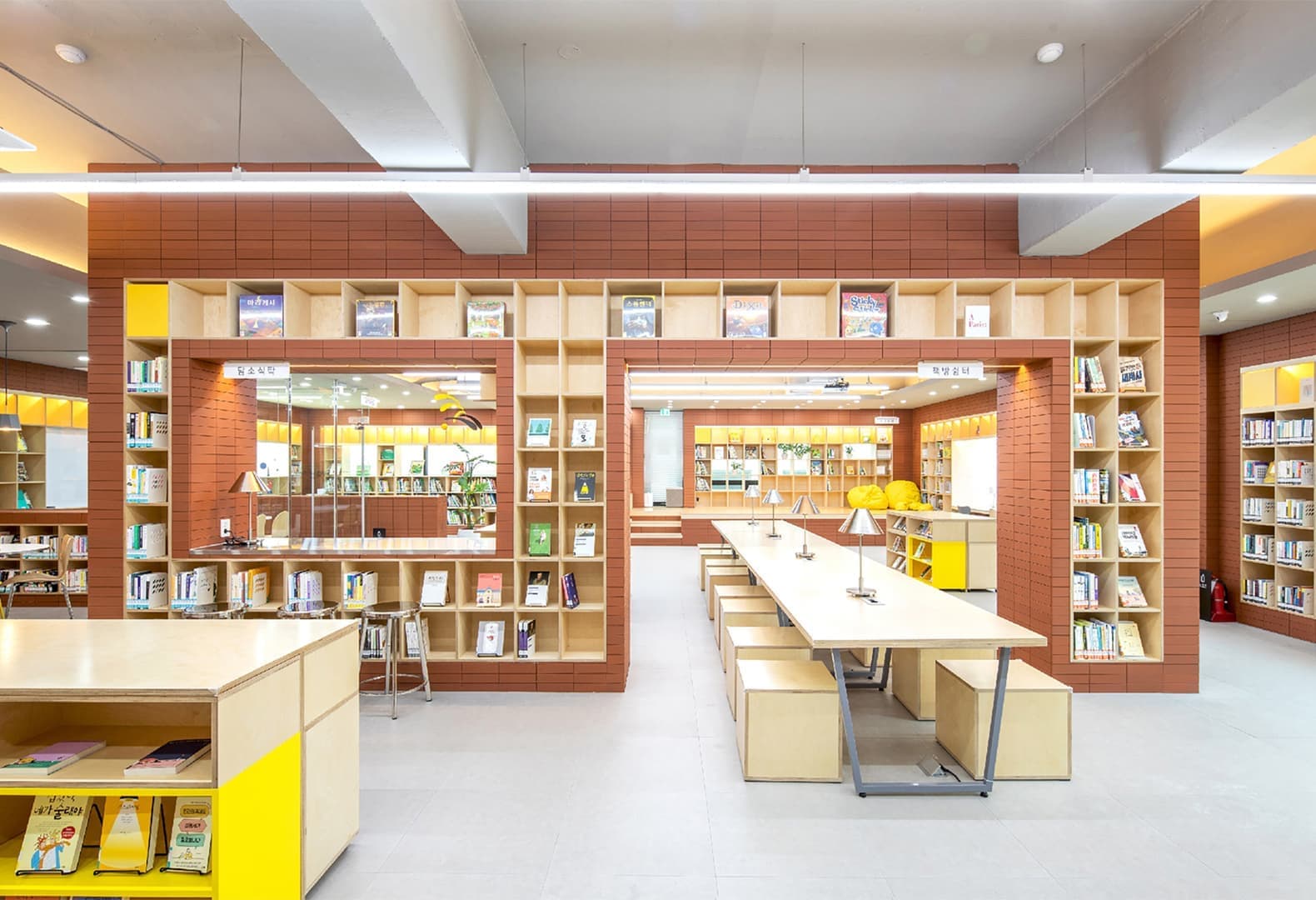 The Red Brick Library в Сеуле. Проект G/O Architecture. Фото: tqtq studio