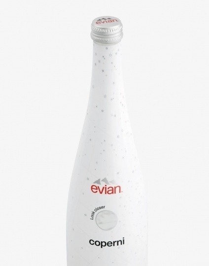 Coperni придумали дизайн бутылки минеральной воды evian