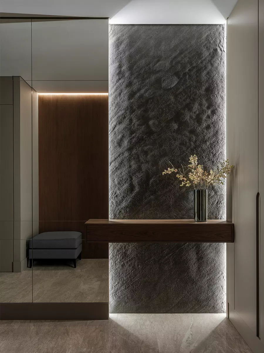 Тактильные материалы и гармоничная палитра в интерьере для взрослой пары — проект студии дизайна БЕЛЯКОВА & КАРАЯНИ