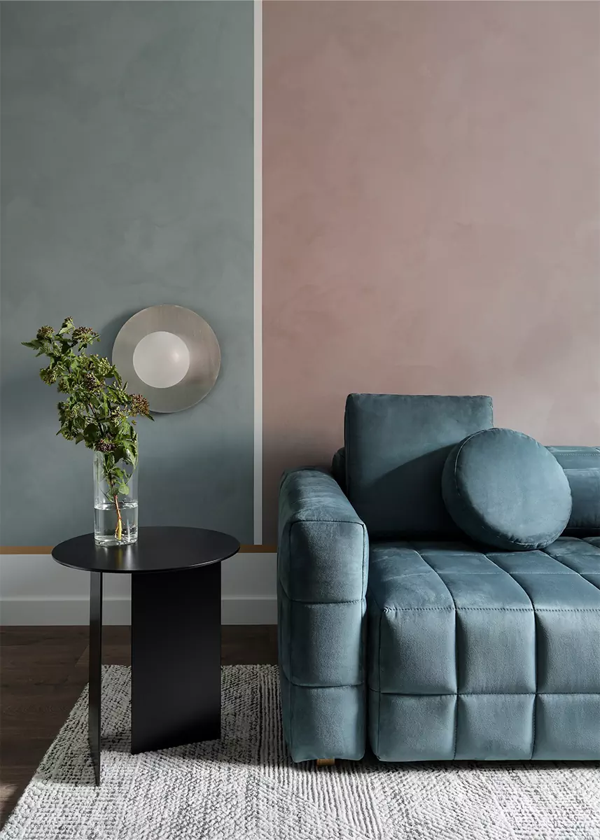 Проходная кухня и контрастные санузлы в интерьере квартиры для сдачи в аренду — проект Анастасии Павловской и Анастасии Курбатовой