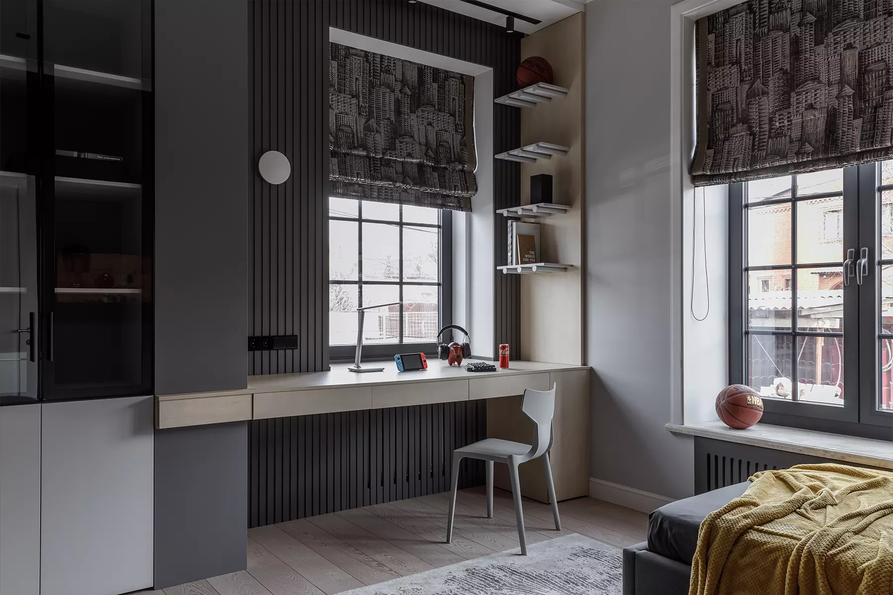 Интерьер семейного дома с французским настроением и библиотекой в английском стиле — проект Ларисы Зверевой