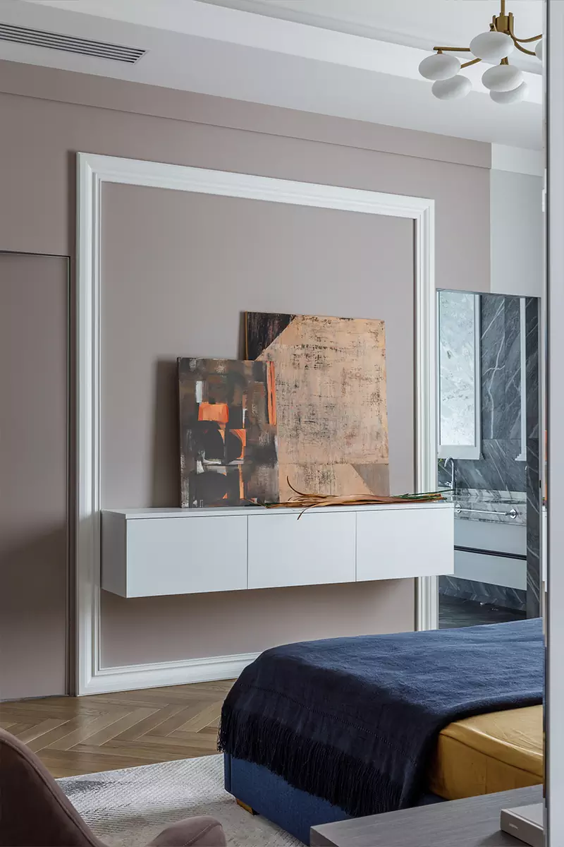 Интерьер семейного дома с французским настроением и библиотекой в английском стиле — проект Ларисы Зверевой