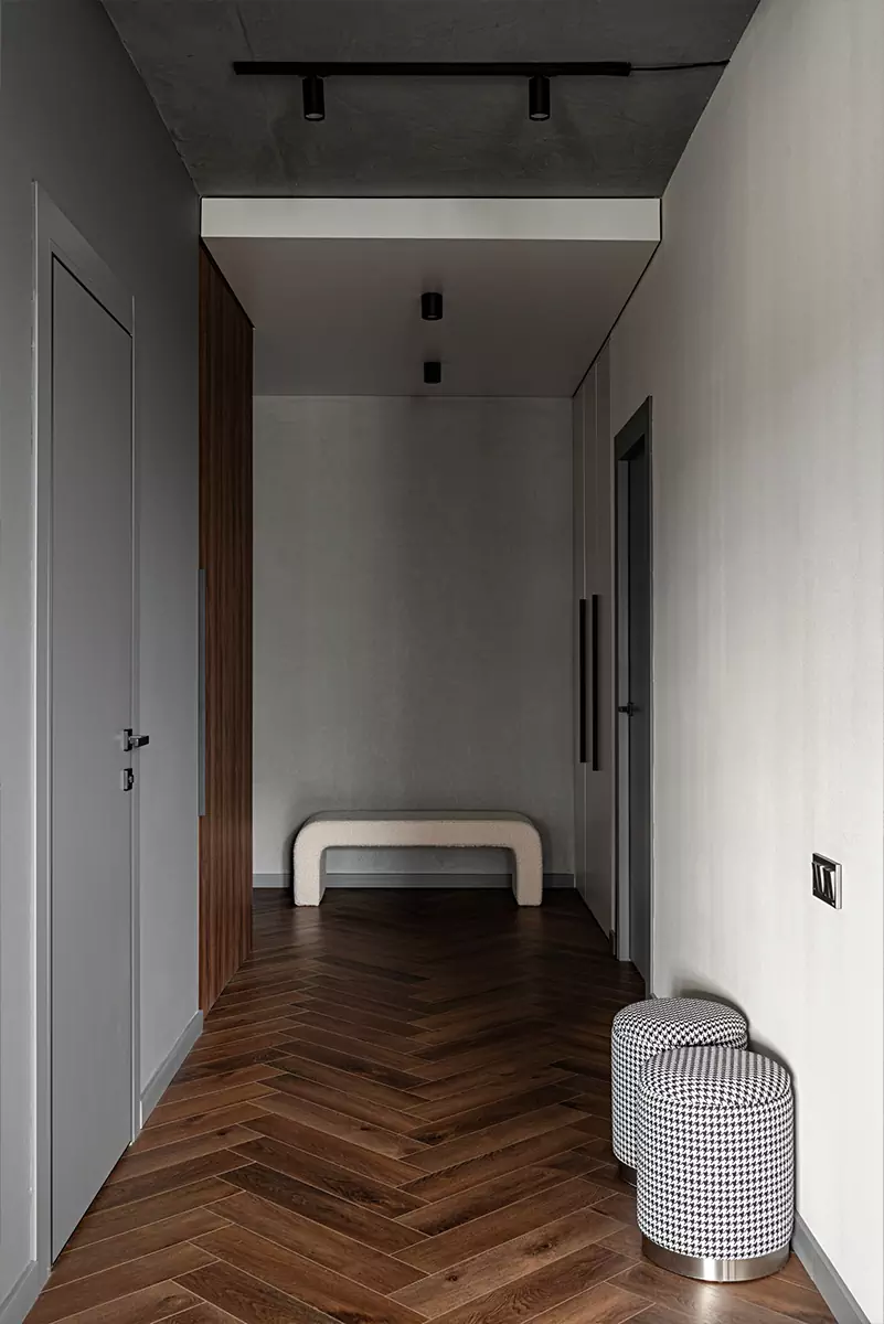 Контрасты и неожиданные решения в интерьере квартиры для молодой пары — проект Артема Шакурова