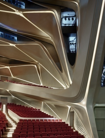 В Китае построили центр искусств по проекту Zaha Hadid Architects