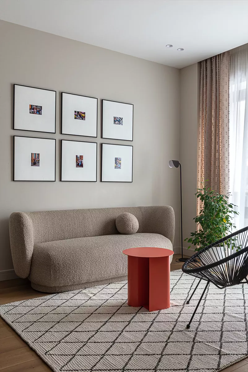 Пастельные тона и мягкие формы в интерьере квартиры для семьи с детьми — проект Анны и Дмитрия Коробко