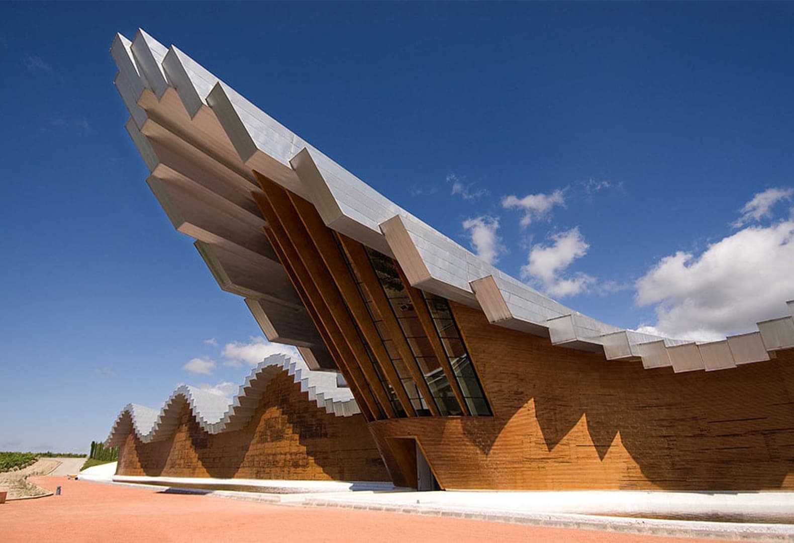 Bodegas Ysios, Алава, Испания, Сантьяго Калатрава. Фото: WikiArquitectura