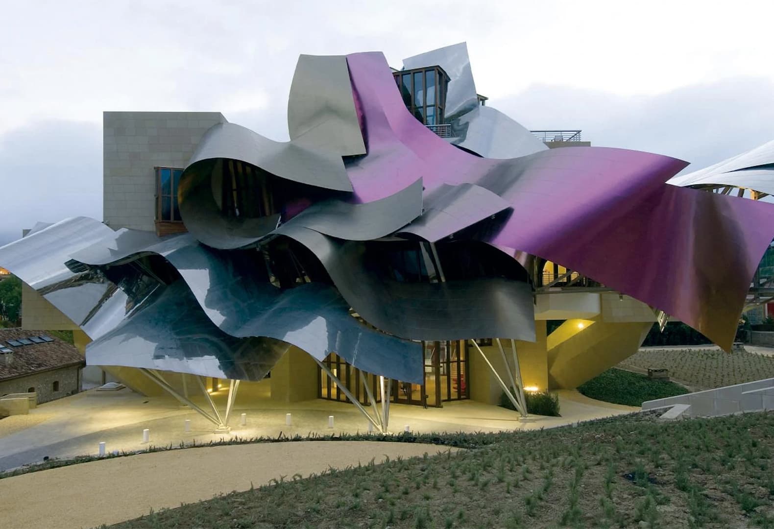 Marqués de Riscal, Эльсьего, Испания, Фрэнк Гери. Фото: Duccio Malagamba; Thomas Mayer; Adrian Tyler