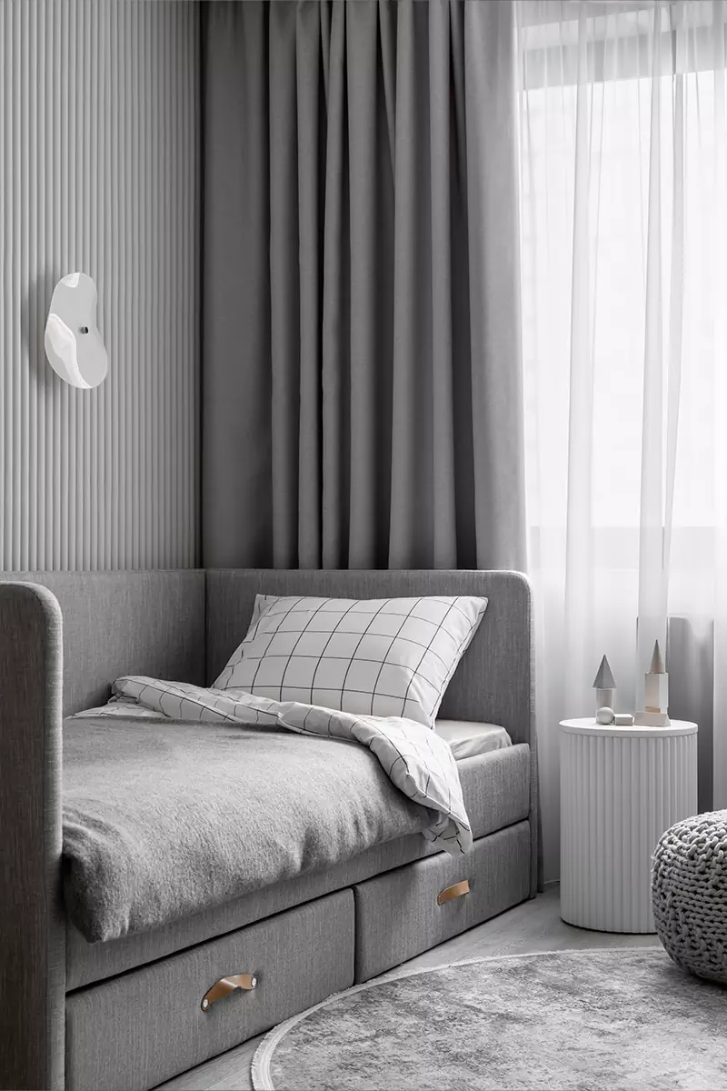 Уютный интерьер квартиры с низкими потолками и линейной планировкой — проект Вероники Ильиной