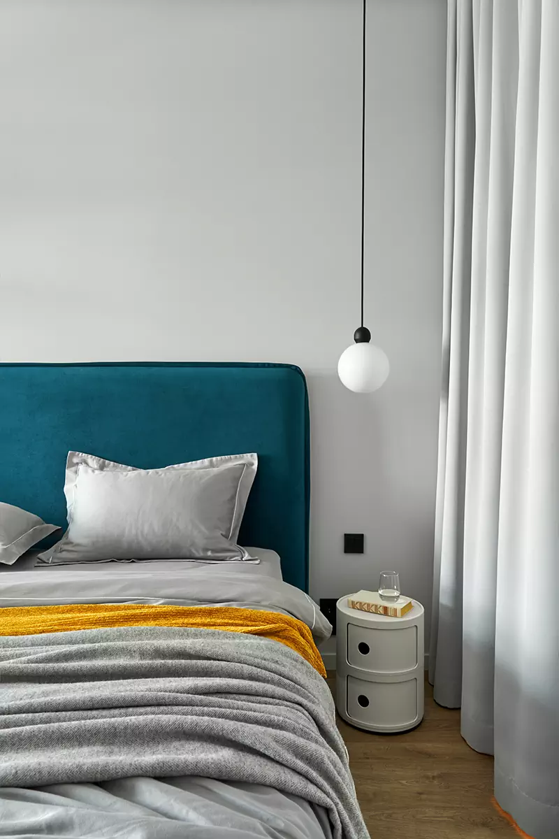 Морская синева и оттенки солнца в интерьере небольшой петербургской квартиры — проект Светланы Мамаенко