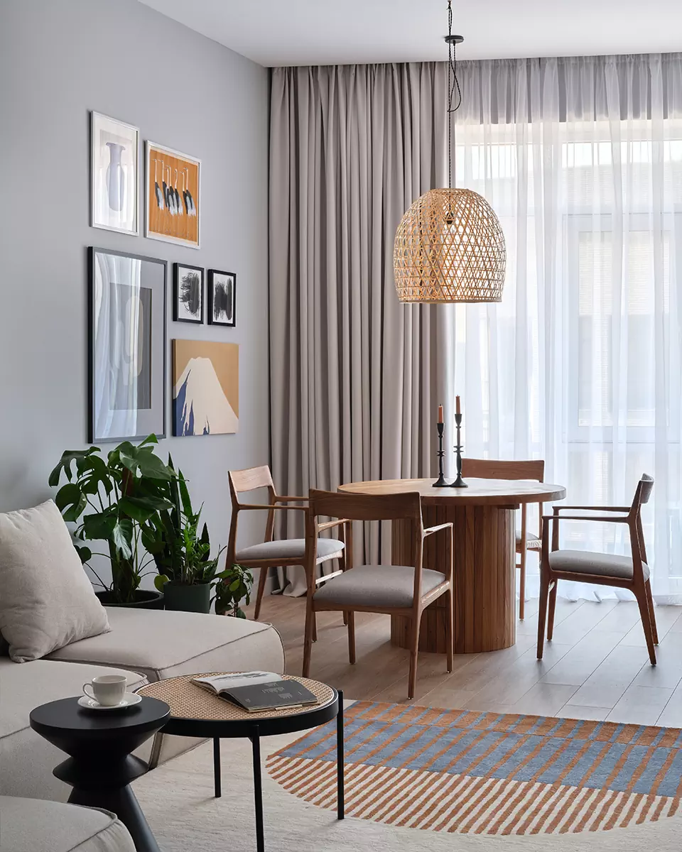 Наполненный теплом интерьер квартиры с уютным текстилем и живыми растениями — проект Дарьи Еникеевой