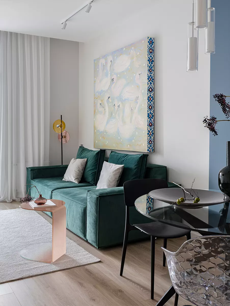 Воздушный и полный света интерьер квартиры с цветовыми акцентами — проект Анастасии Гончаровой