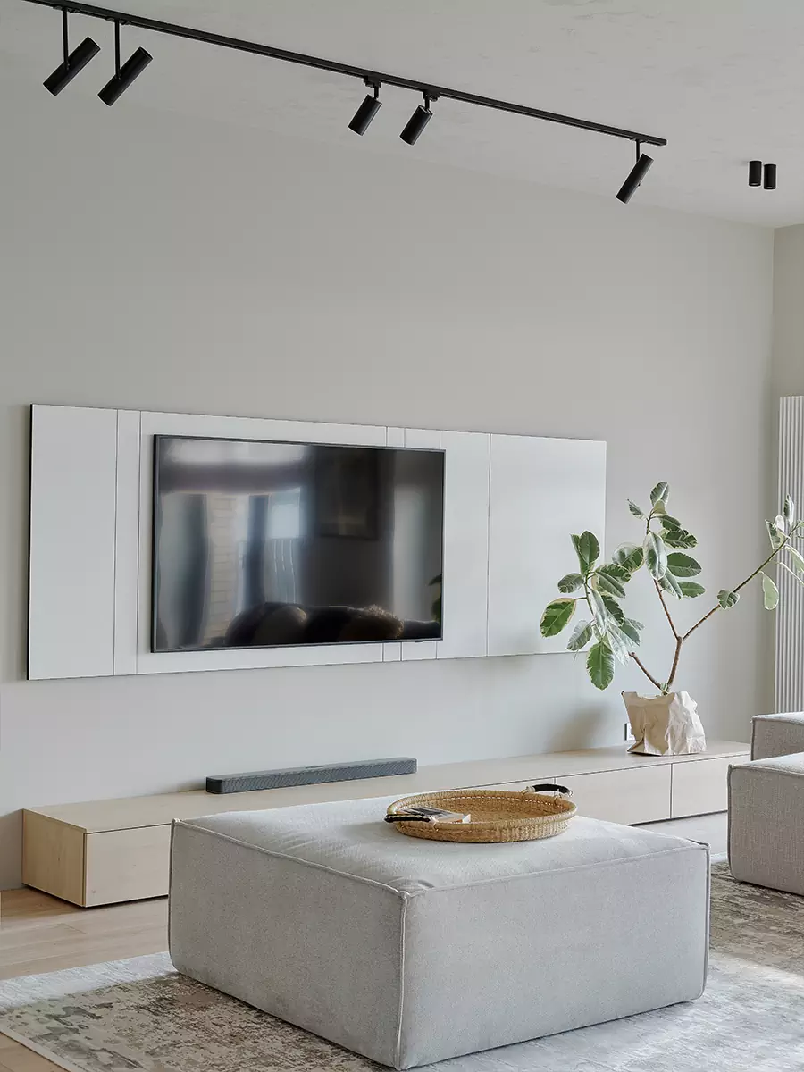 Интерьер квартиры для молодого человека, вдохновленный образом реки — проект Татьяны Ершовой