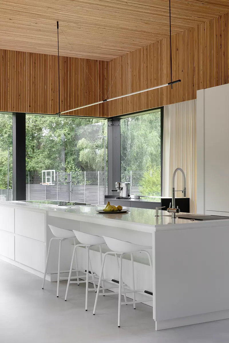 Дом мечты для архитектора: элегантный интерьер коттеджа в природных тонах — проект студии ZROBIM architects