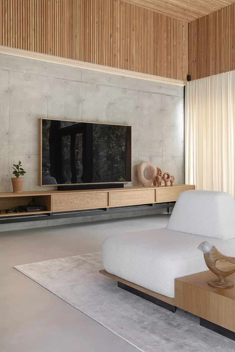 Дом мечты для архитектора: элегантный интерьер коттеджа в природных тонах — проект студии ZROBIM architects