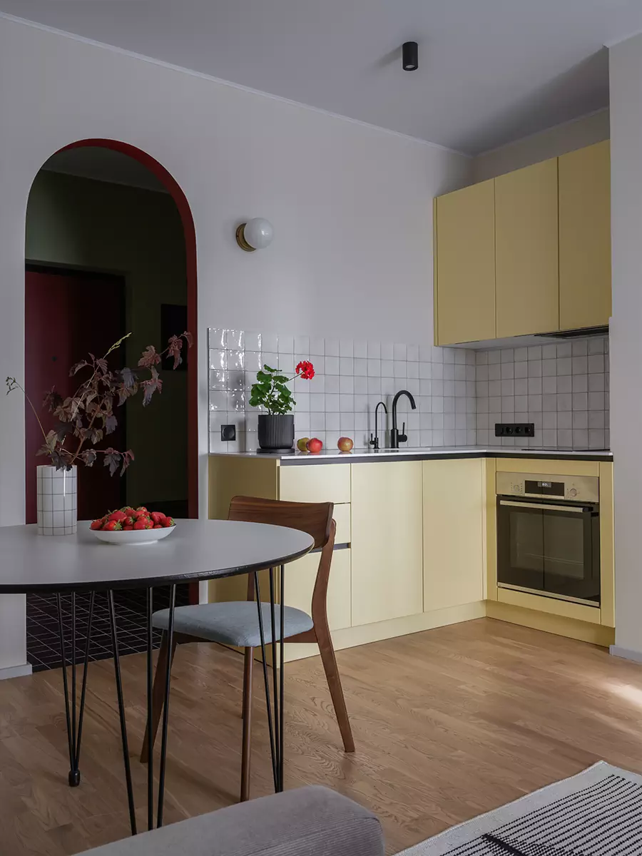 Красочный интерьер квартиры для сдачи в аренду в оживленном подмосковном районе — проект Екатерины Плаховой