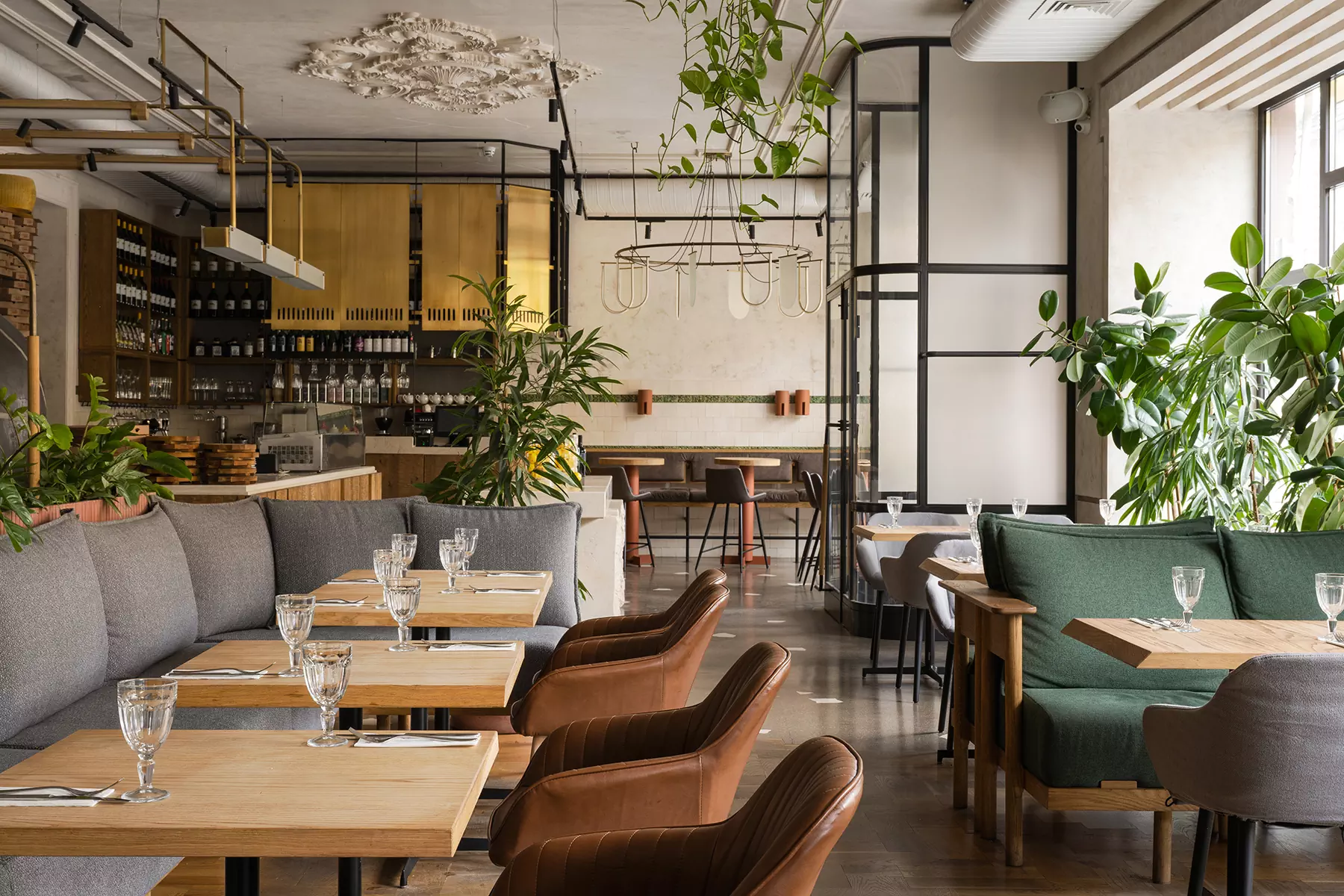 Интерьер петербургского ресторана, вдохновленный творениями Карло Скарпы — проект PAUM Design