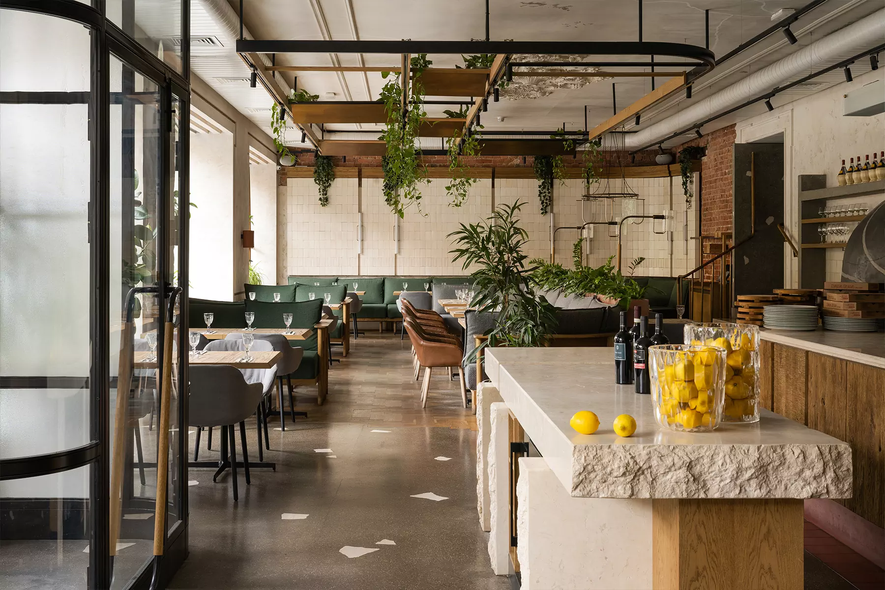 Интерьер петербургского ресторана, вдохновленный творениями Карло Скарпы — проект PAUM Design