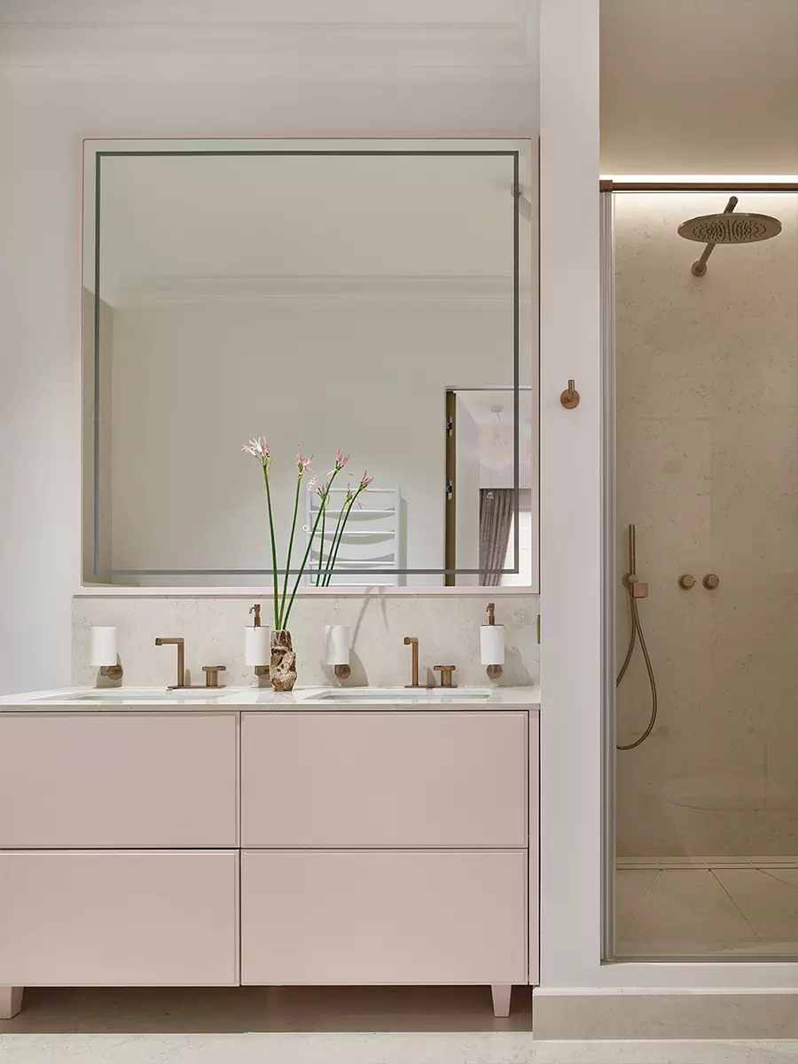 Гармоничный интерьер большой квартиры для семьи с четырьмя детьми — проект Никиты Бондаря