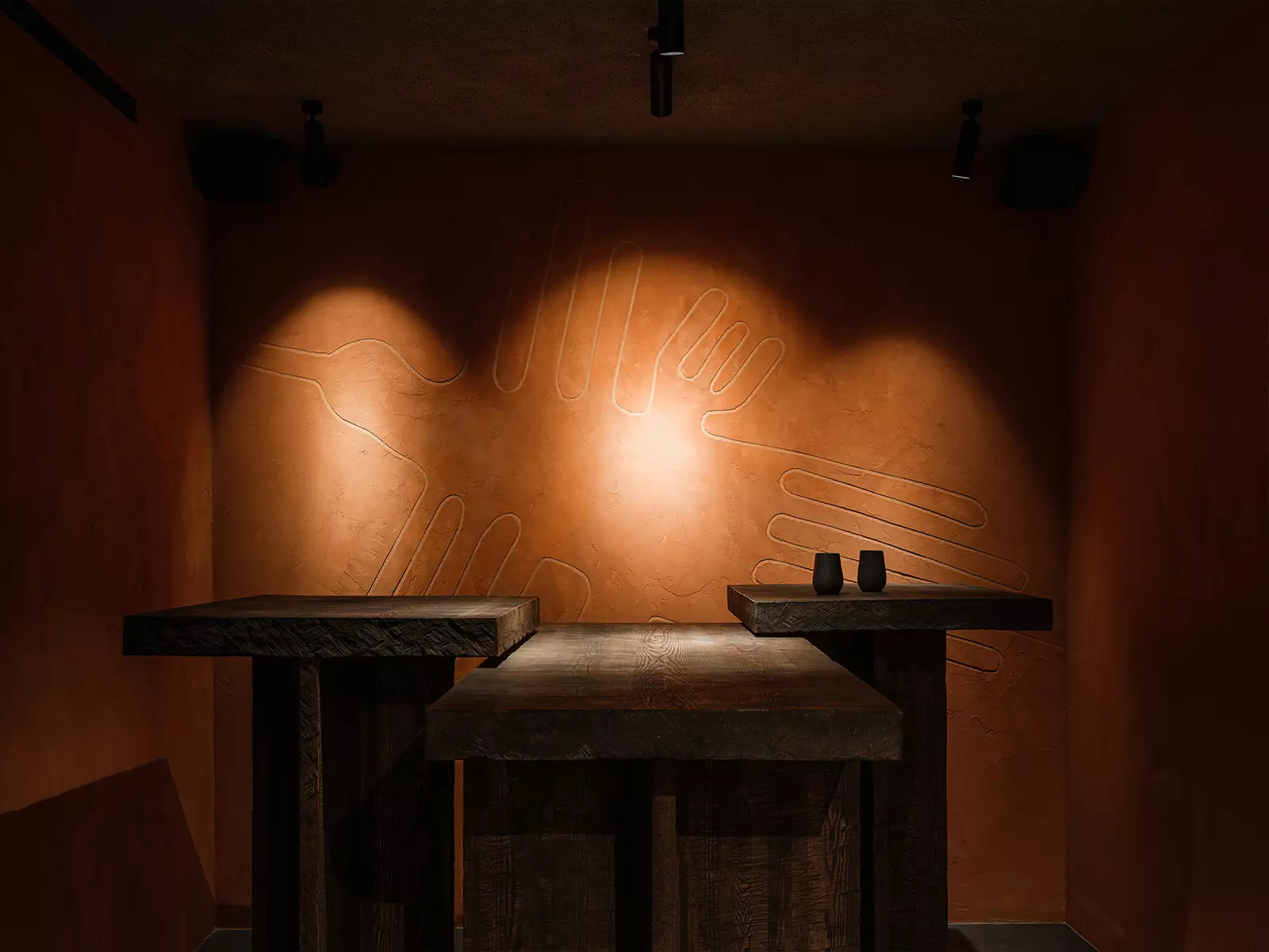 Тактильные материалы в интерьере коктейльного бара с перуанскими корнями — проект бюро Static Aesthetic Architects