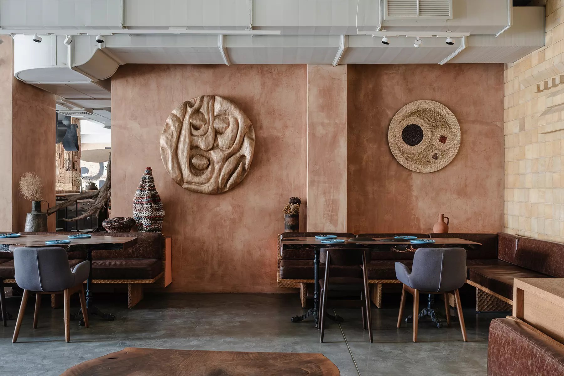 Аутентичный интерьер ресторана и художественной мастерской в сердце Дагестана — проект Дарьи Дурневой